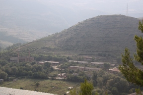 Poliçan, Stadt der albanischen Waffenindustrie - früher verboten, heute verwaist